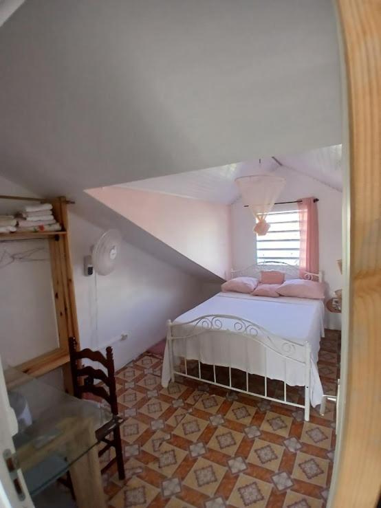 Au D Location Hotel Grand-Bourg  Eksteriør billede